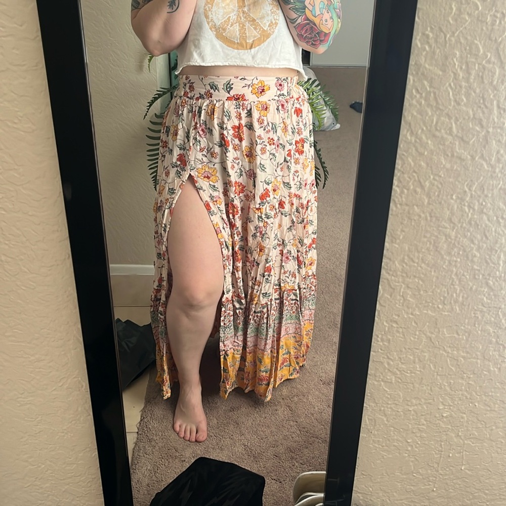 EIC medium Angie skirt with slit